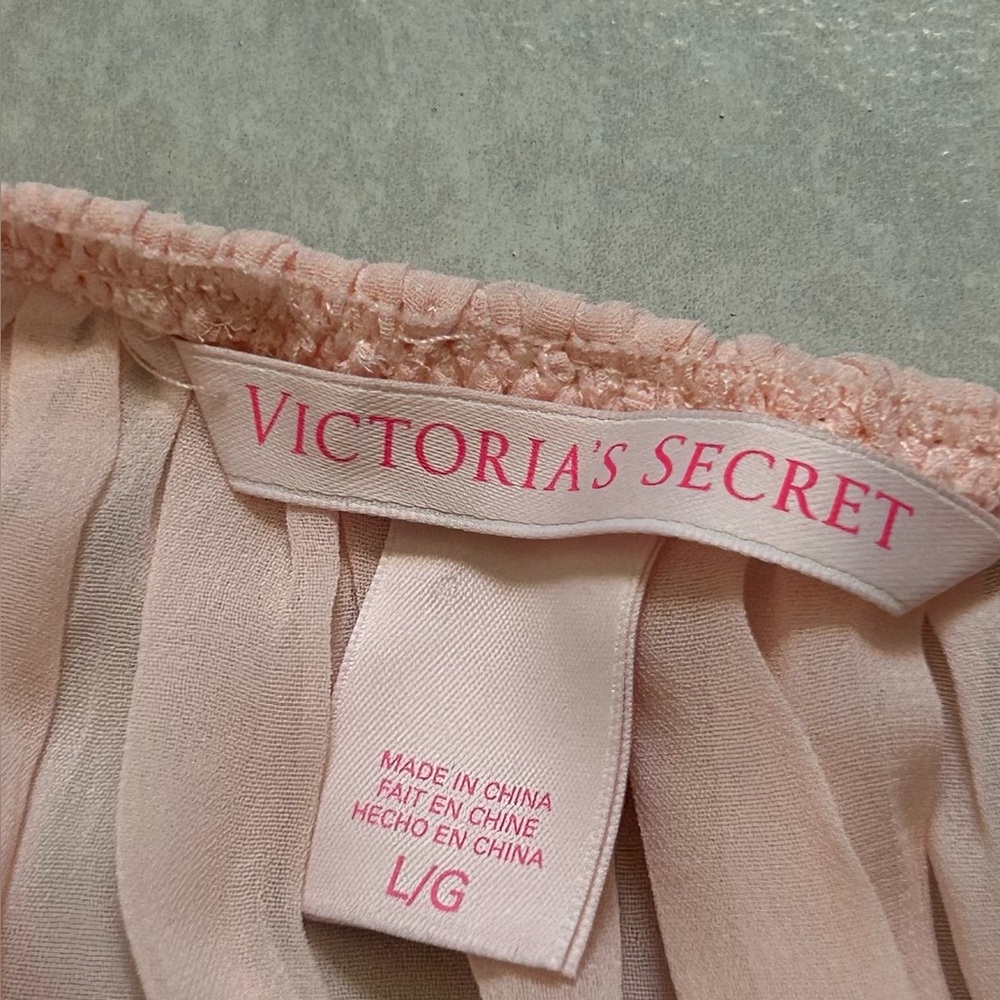 Victoria's Secret Pleated Bow Babydoll dress with
Satin Trim Bow - Picture 4 of 10